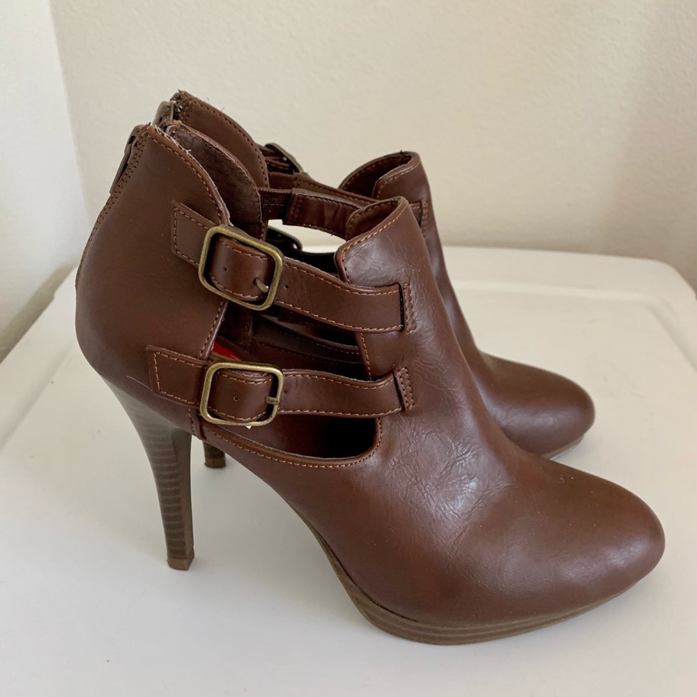 Style & Co Saraah Brown Booties